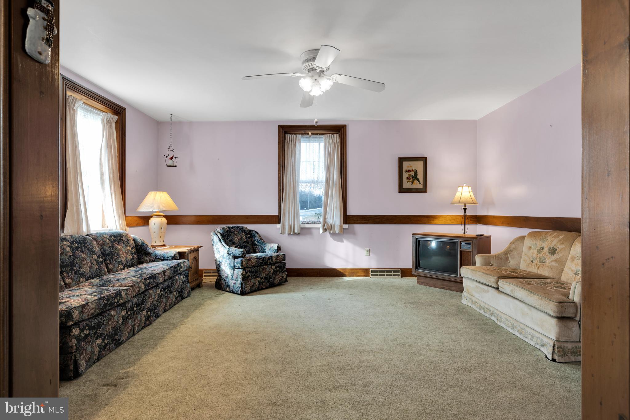 160 Old Tulpehocken Road Birdsboro, PA 19508 - Photo 10 of 21 Large Living Room