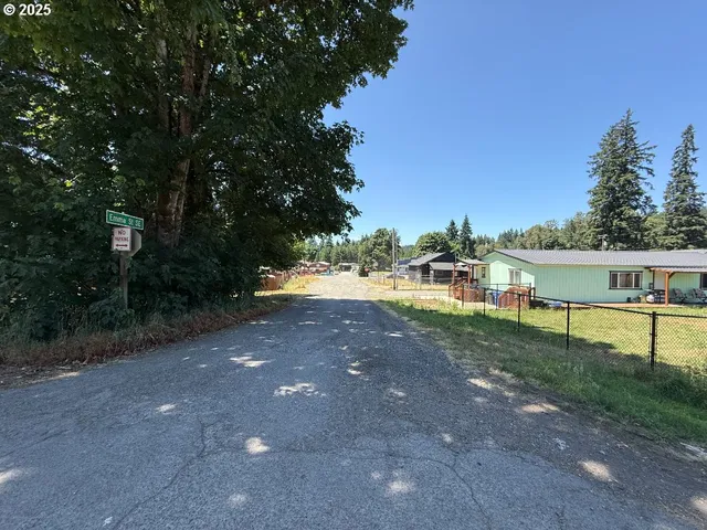 a view of a outdoor space with green space