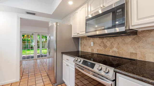 $6,000 | 3069 Northwest 27th Terrace, Boca Raton, FL 33434