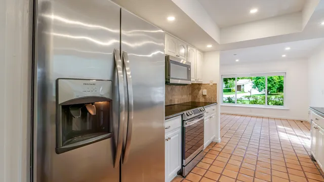 $6,000 | 3069 Northwest 27th Terrace, Boca Raton, FL 33434