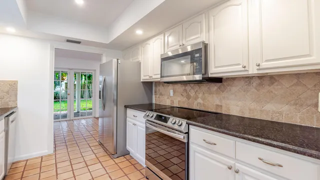 $6,000 | 3069 Northwest 27th Terrace, Boca Raton, FL 33434