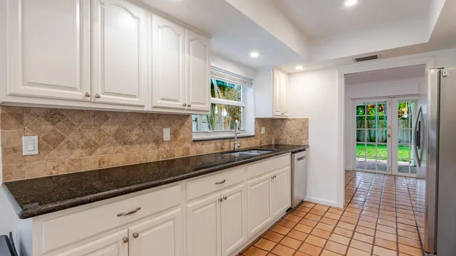 $6,000 | 3069 Northwest 27th Terrace, Boca Raton, FL 33434