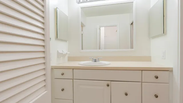 $6,000 | 3069 Northwest 27th Terrace, Boca Raton, FL 33434