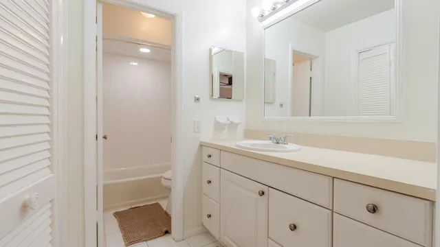 $6,000 | 3069 Northwest 27th Terrace, Boca Raton, FL 33434