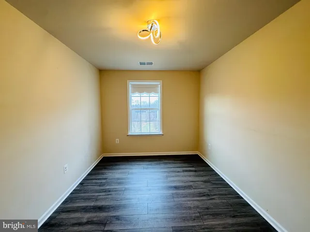 $3,000 | 3353 Broker Lane, Woodbridge, VA 22193