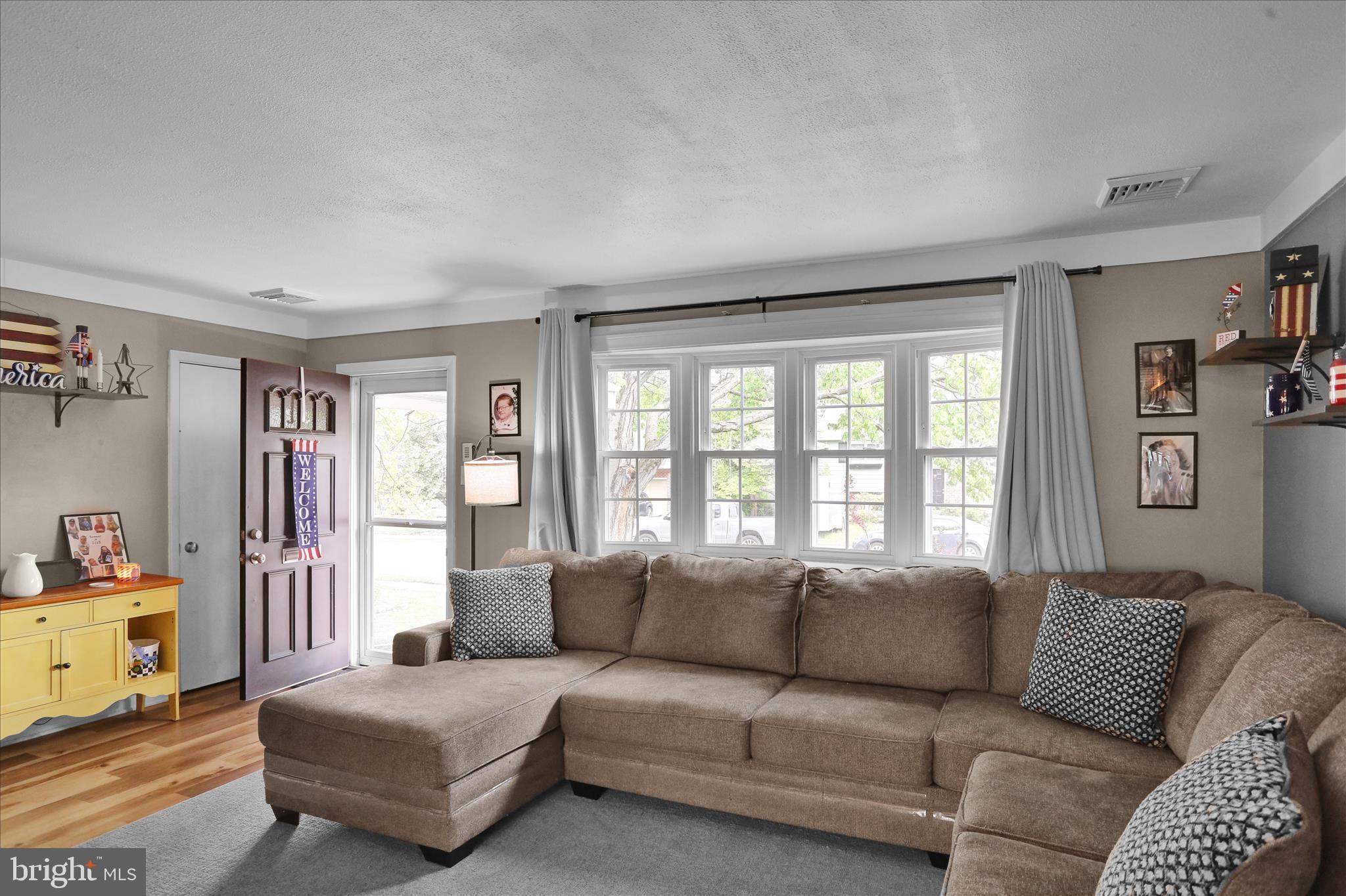 224 Bard Avenue Reading, PA 19608 - Photo 8 of 33 E26A8548