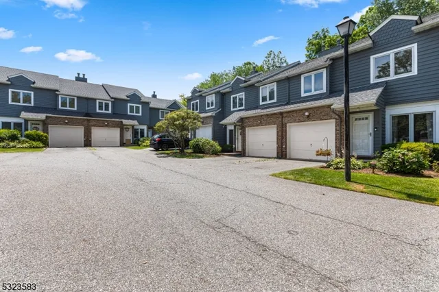 $3,899 | 6 Cross Meadows, Fair Lawn, NJ 07410