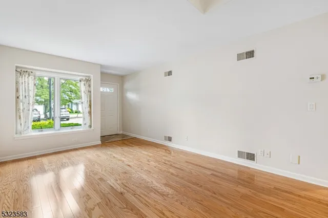 $3,899 | 6 Cross Meadows, Fair Lawn, NJ 07410