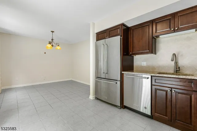 $3,899 | 6 Cross Meadows, Fair Lawn, NJ 07410