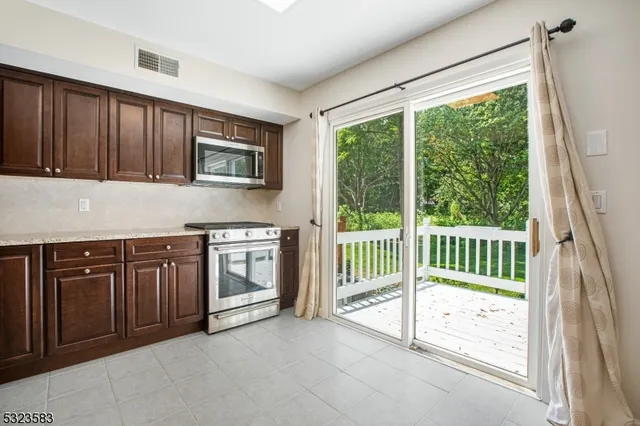 $3,899 | 6 Cross Meadows, Fair Lawn, NJ 07410