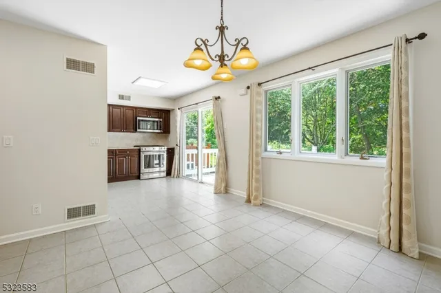 $3,899 | 6 Cross Meadows, Fair Lawn, NJ 07410