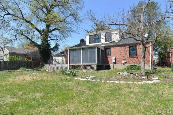 $2,650 | 4 Girard Drive, St. Louis, MO 63119