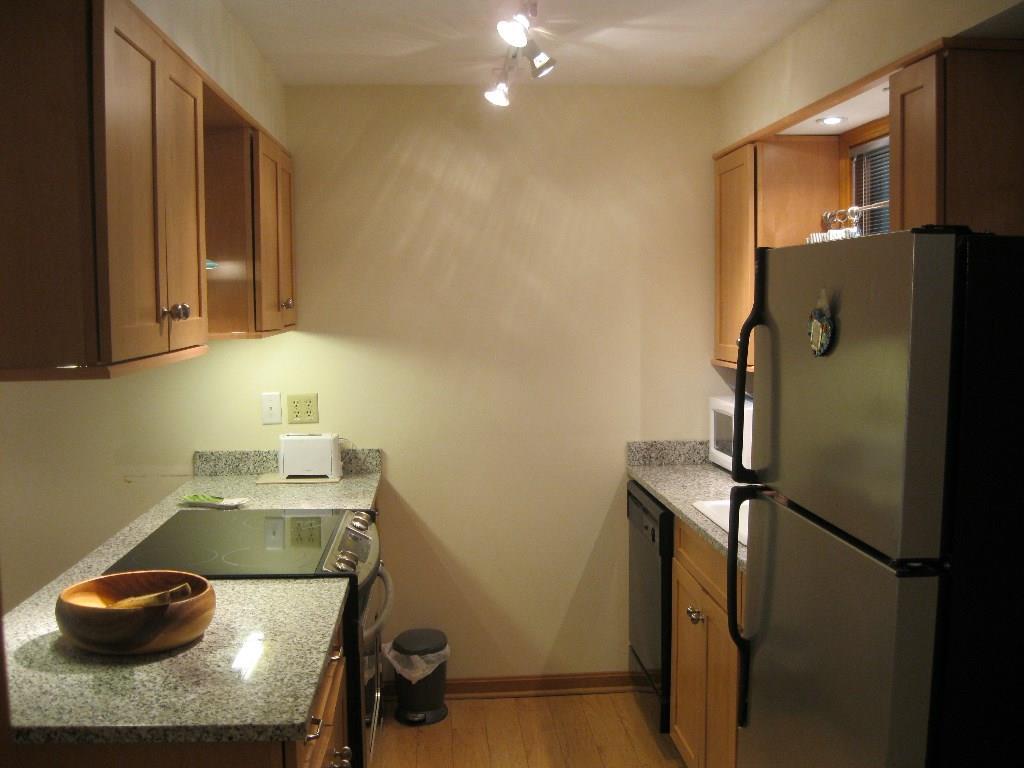 249 Shore Road, Unit 4 Ogunquit, ME 03907 - Photo 8 of 20 Renovated Full Kitchen, what a...