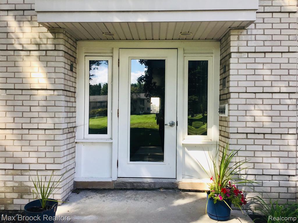4113 Telegraph Road, Unit B117 Bloomfield Hills, MI 48302 - Photo 1 of 28