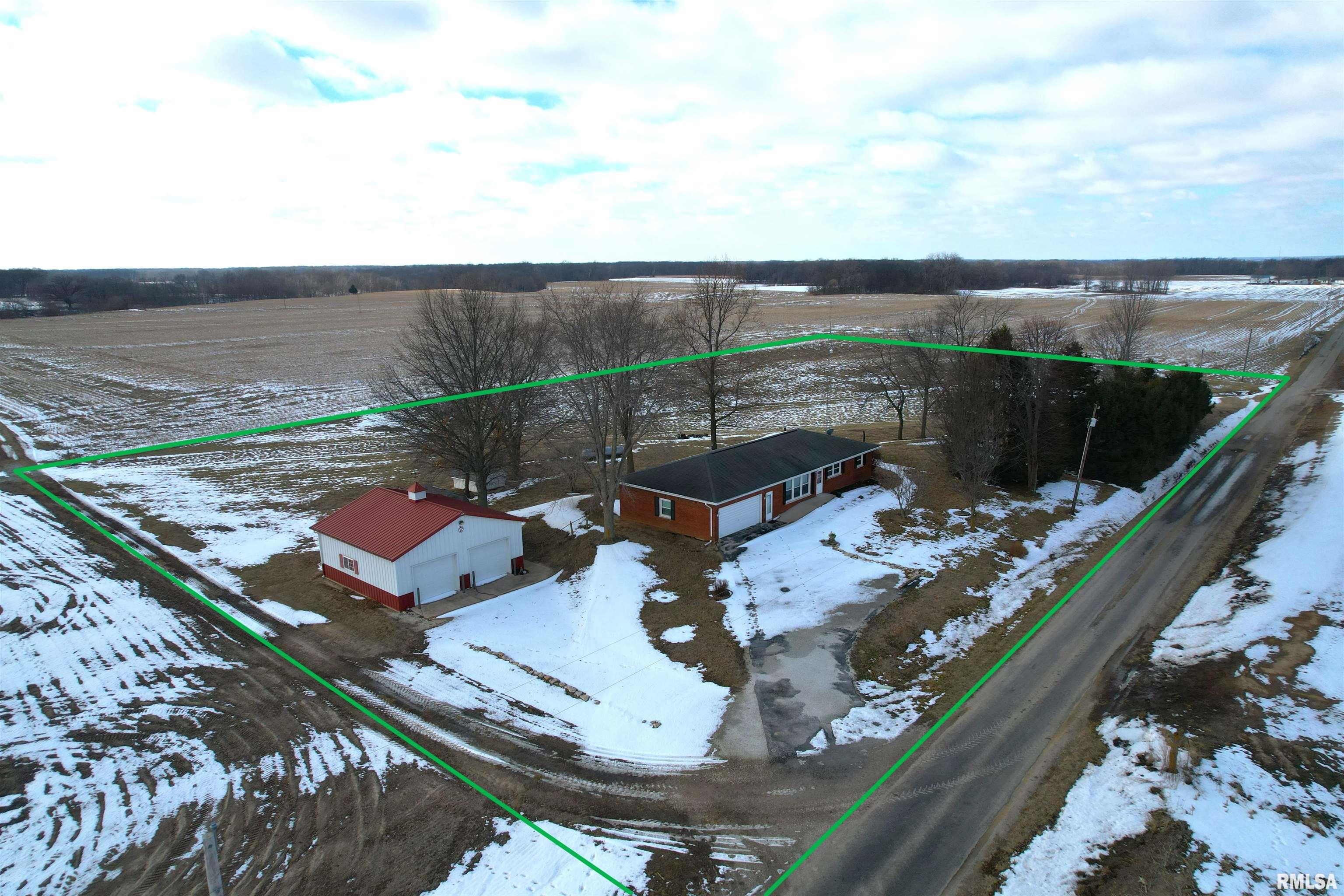 279 Athensville Road Roodhouse, IL 62082 - Photo 2 of 47