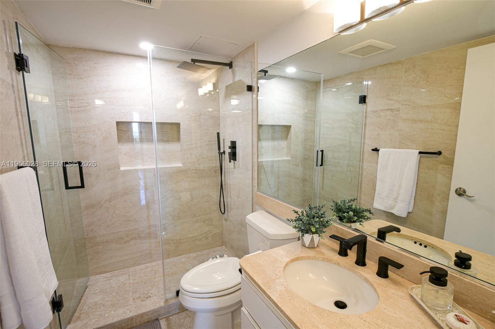 251 Crandon Boulevard, Unit 704 Key Biscayne, FL 33149 - Photo 12 of 32