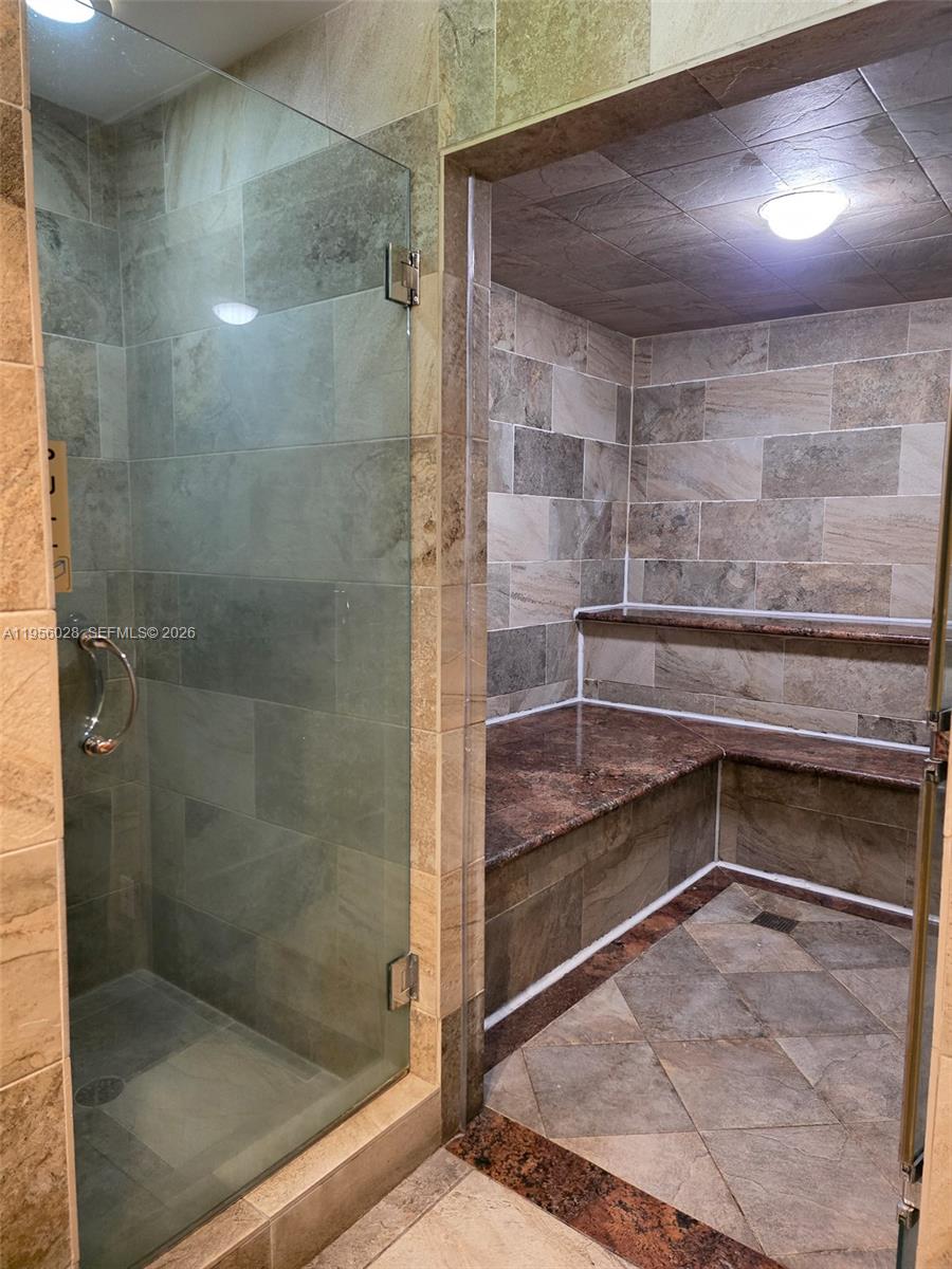 251 Crandon Boulevard, Unit 704 Key Biscayne, FL 33149 - Photo 24 of 32 Steam Room