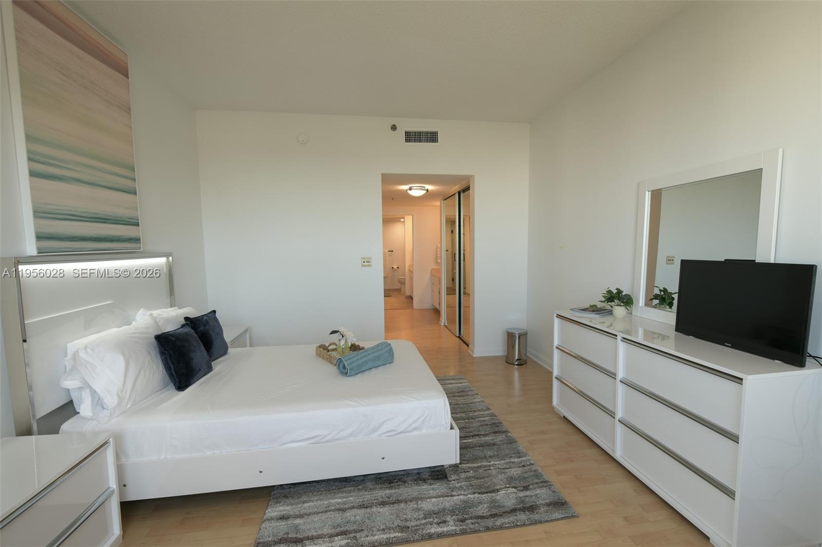 251 Crandon Boulevard, Unit 704 Key Biscayne, FL 33149 - Photo 5 of 32