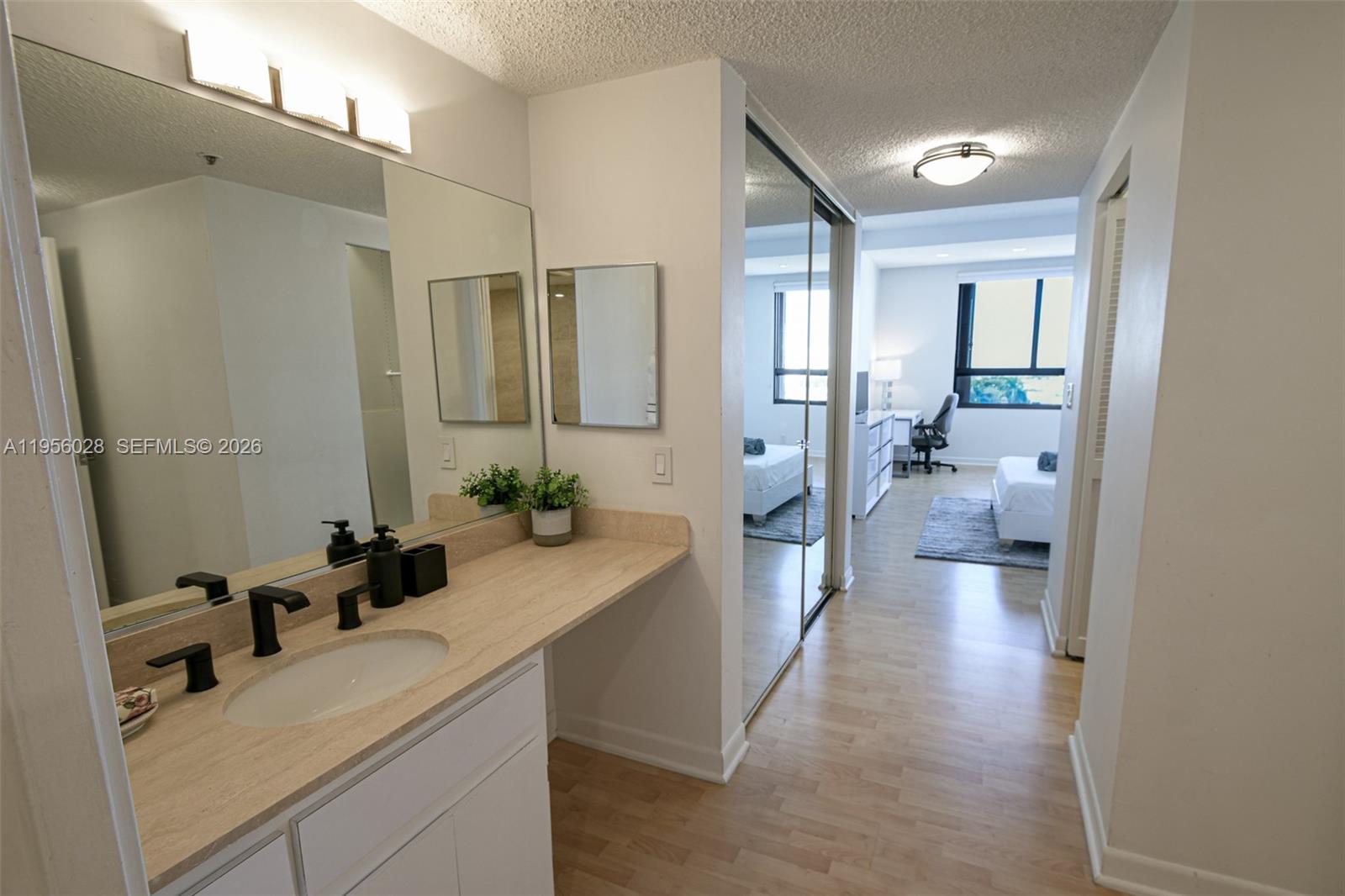 251 Crandon Boulevard, Unit 704 Key Biscayne, FL 33149 - Photo 7 of 32