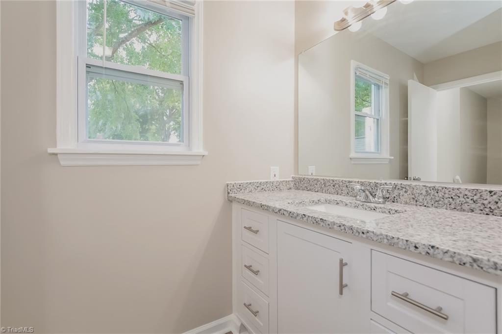 511 Foxcroft Drive, Unit 511 Winston-Salem, NC 27103 - Photo 13 of 17