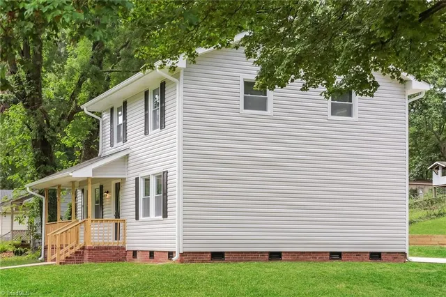 $1,660 | 511 Foxcroft Drive, Unit 511, Winston-Salem, NC 27103