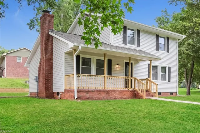 $1,660 | 511 Foxcroft Drive, Unit 511, Winston-Salem, NC 27103