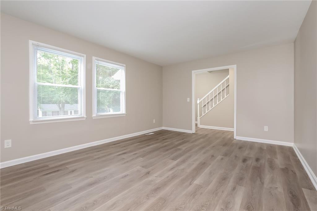 511 Foxcroft Drive, Unit 511 Winston-Salem, NC 27103 - Photo 3 of 17