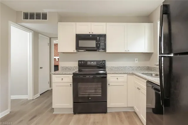 $1,660 | 511 Foxcroft Drive, Unit 511, Winston-Salem, NC 27103