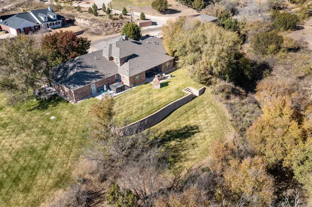 $950,000 | 143 Bayshore Drive, Amarillo, TX 79118