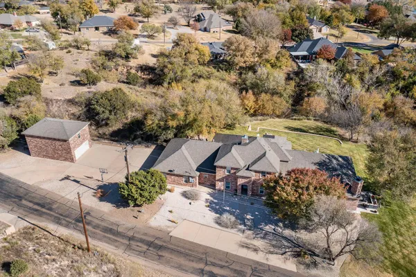 $950,000 | 143 Bayshore Drive, Amarillo, TX 79118