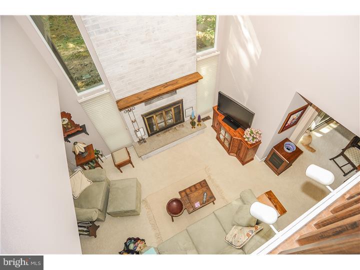 1372 Bartlett Road Wayne, PA 19087 - Photo 12 of 25 Living Room