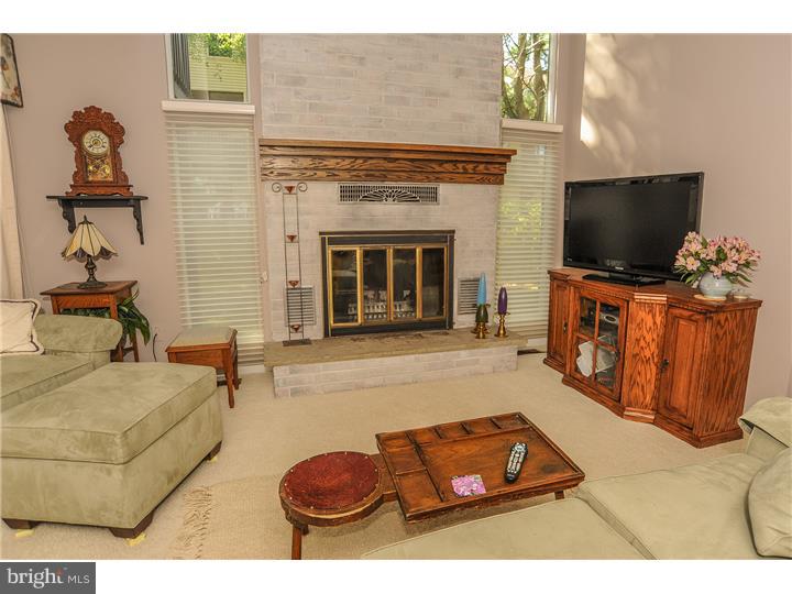 1372 Bartlett Road Wayne, PA 19087 - Photo 10 of 25 Living Room