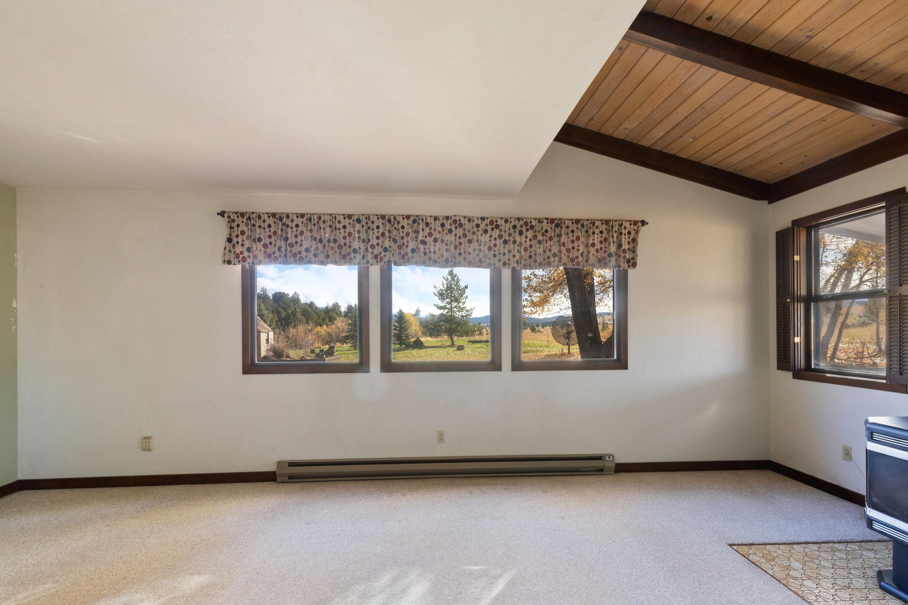 8225 Southeast Ramms Road Madras, OR 97741 - Photo 26 of 35 _31A5828JennMontoyaPhotography