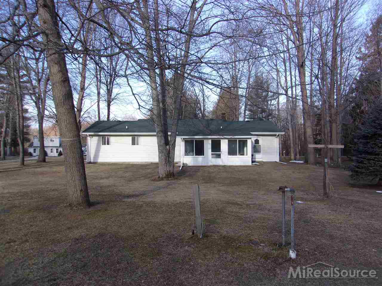 9003 Field Road Algonac, MI 48001 - Photo 9 of 36 31227002-8.JPG