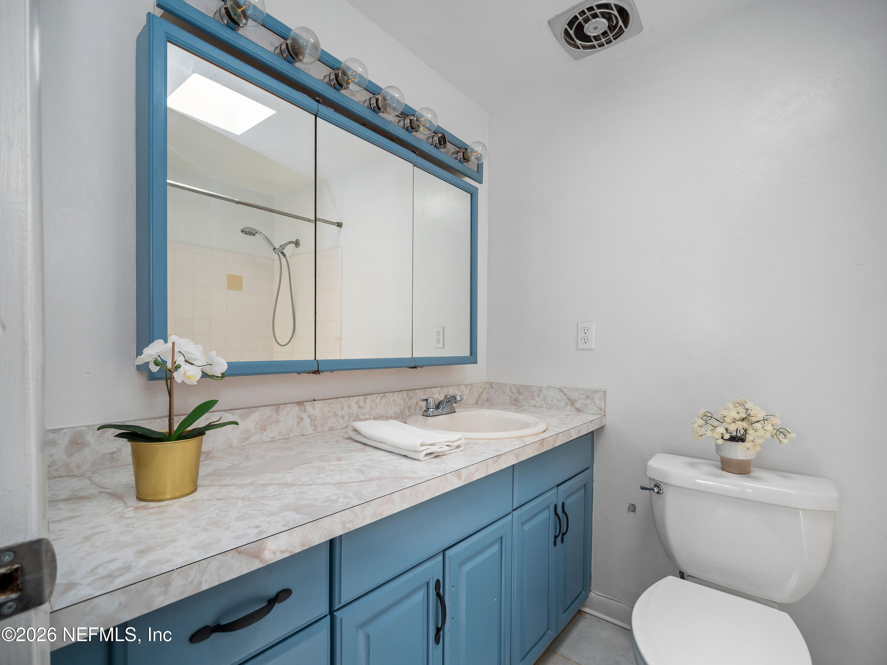 918 Bacall Road Jacksonville, FL 32218 - Photo 30 of 41 Bathroom 2