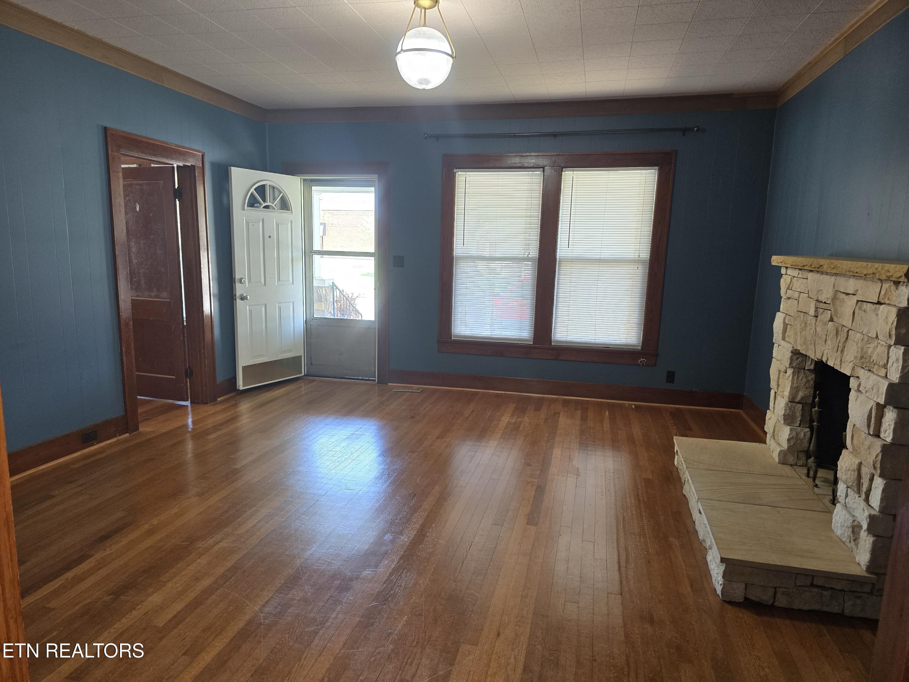 509 High Street Sevierville, TN 37862 - Photo 13 of 46 front room / living room