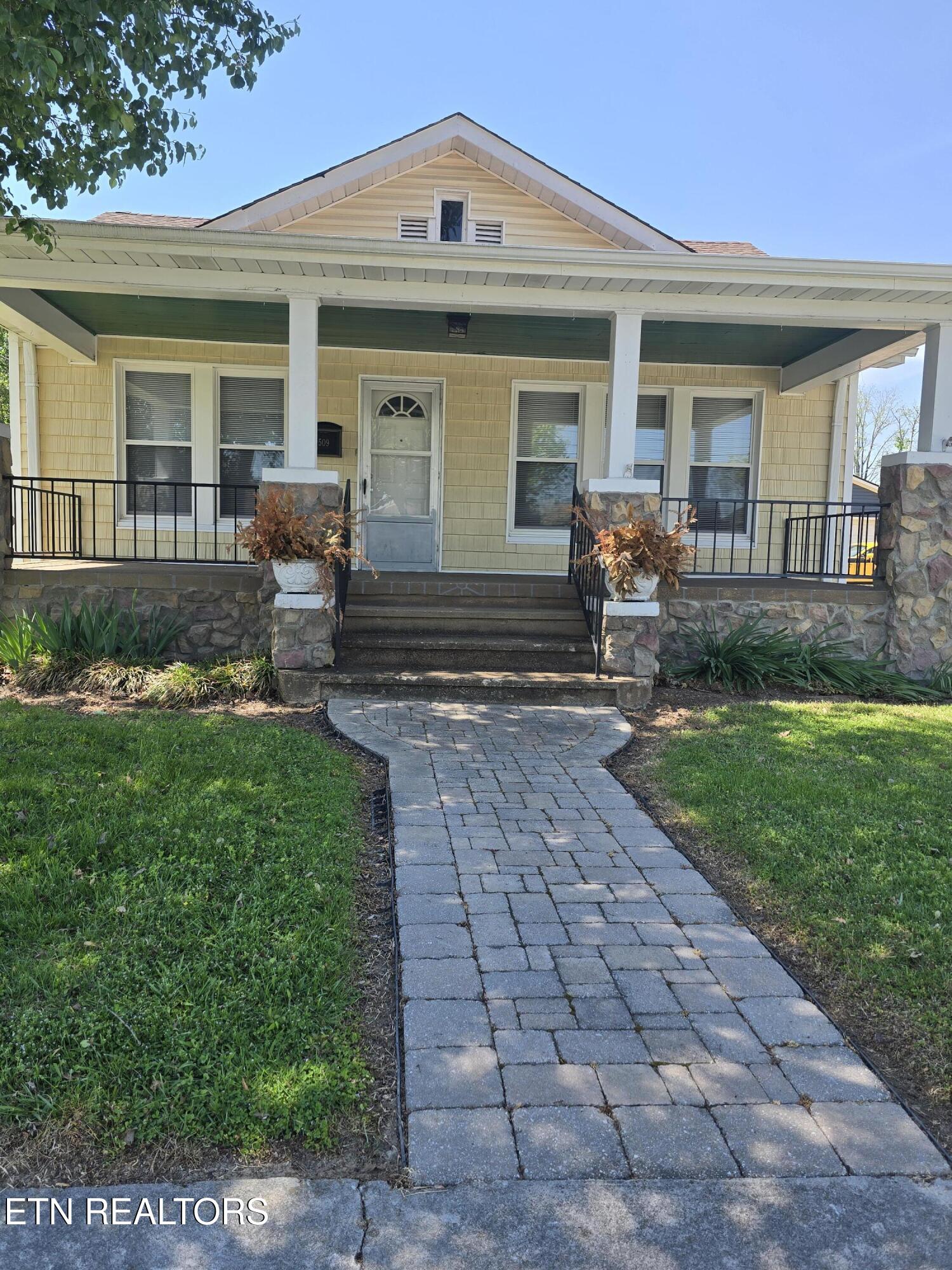 509 High Street Sevierville, TN 37862 - Photo 2 of 46 great house with curb appeal!