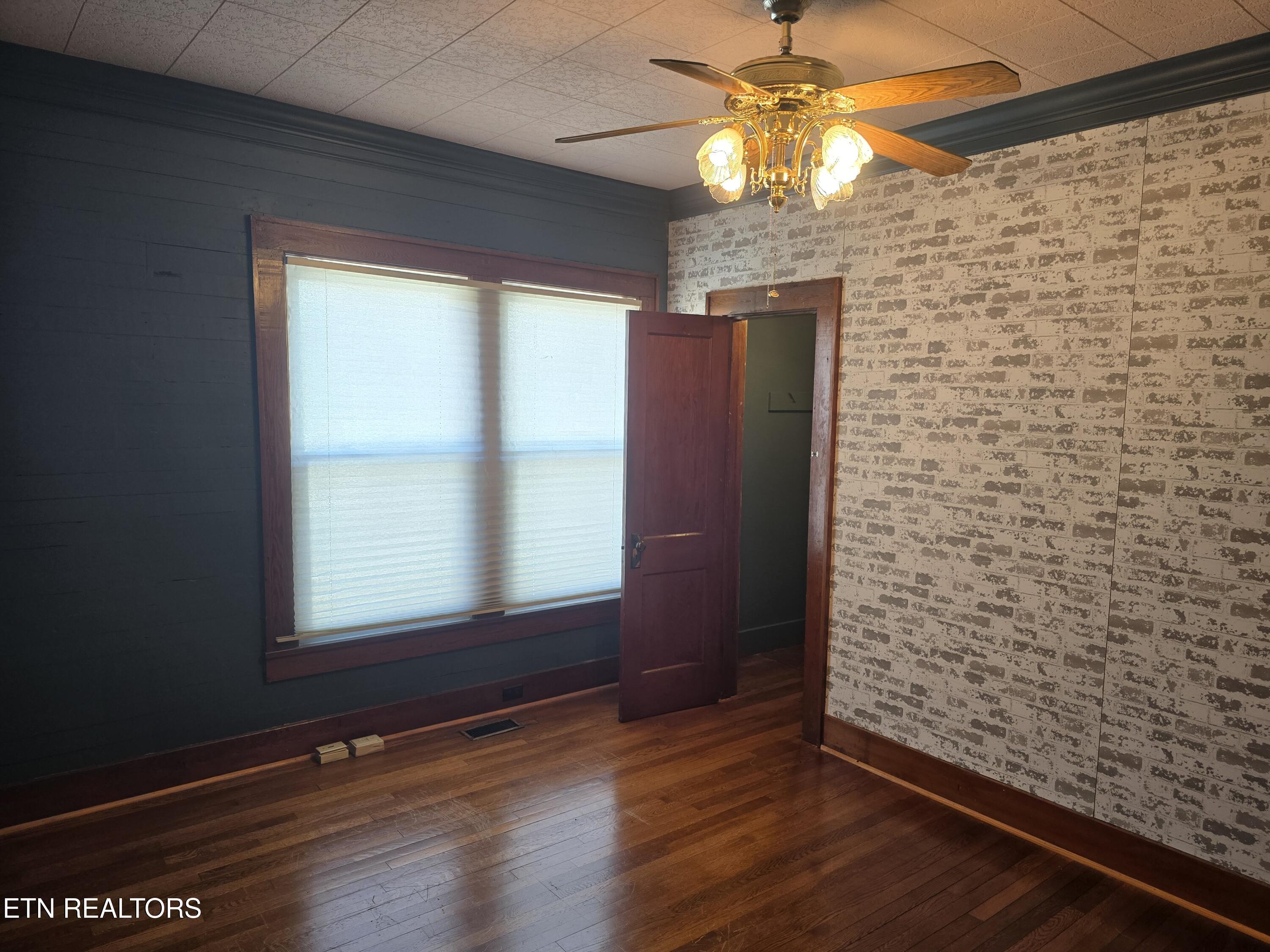 509 High Street Sevierville, TN 37862 - Photo 22 of 46 room #2