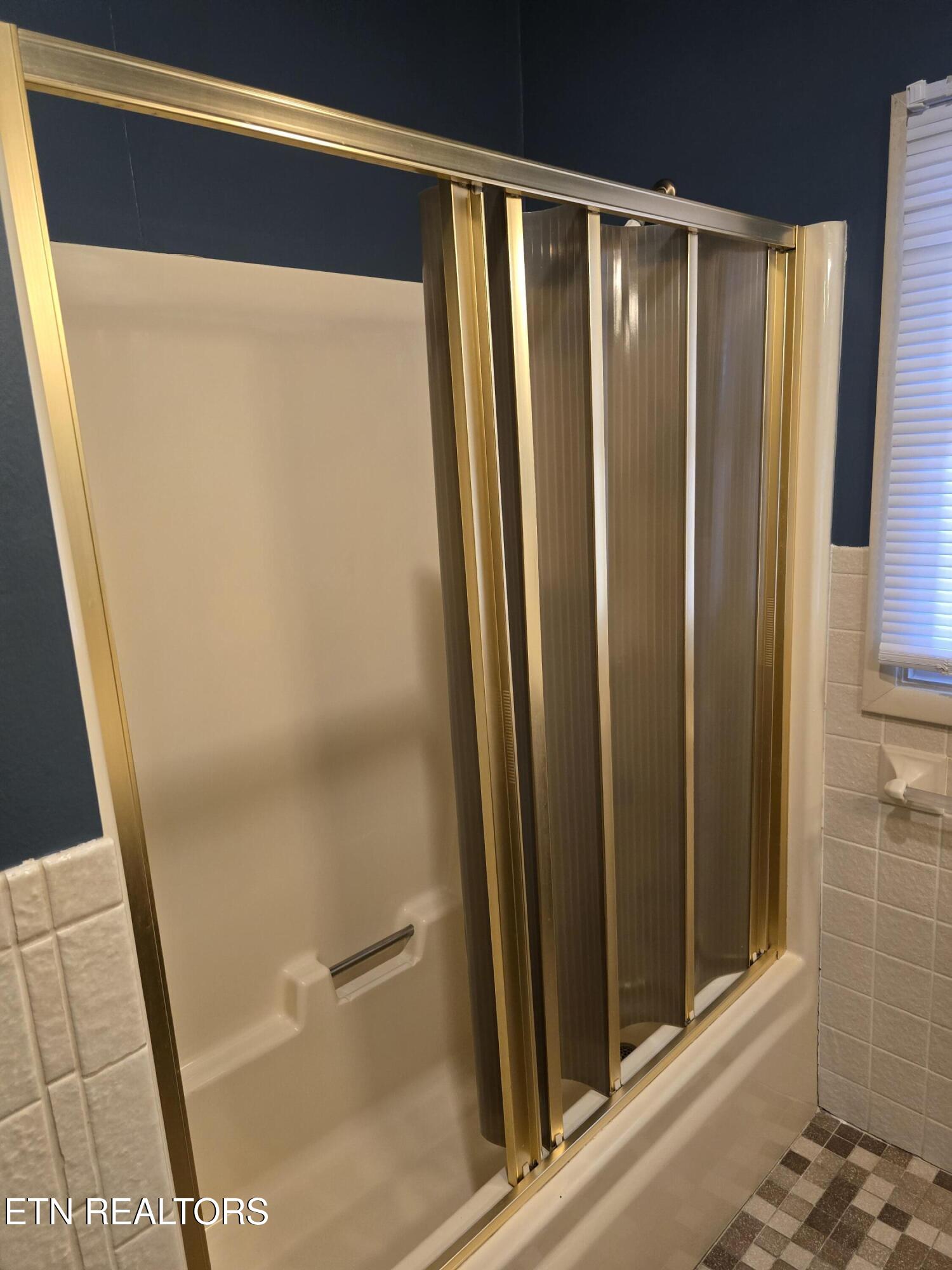 509 High Street Sevierville, TN 37862 - Photo 32 of 46 hall bath