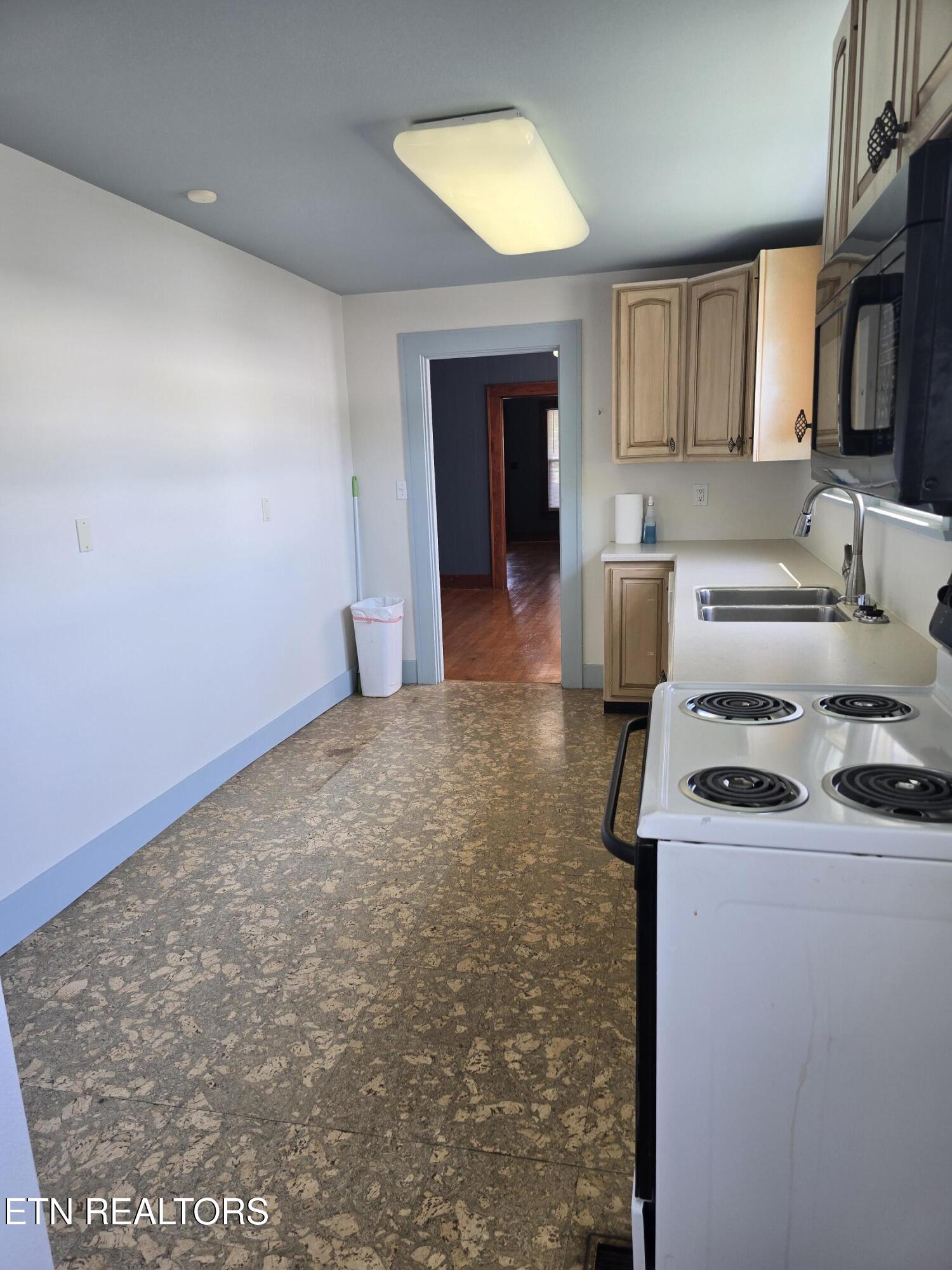 509 High Street Sevierville, TN 37862 - Photo 36 of 46 kitchen