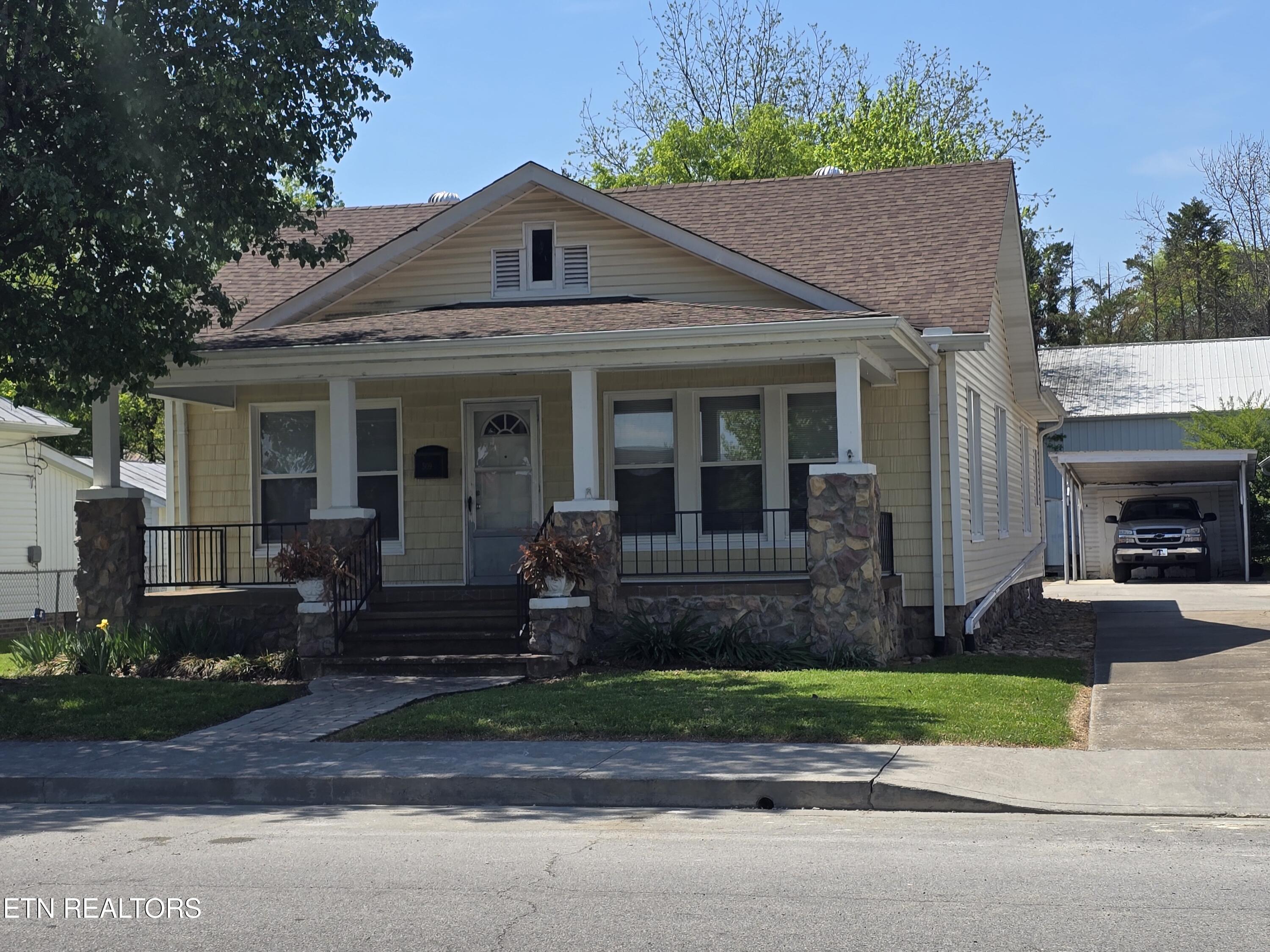 509 High Street Sevierville, TN 37862 - Photo 4 of 46 front and drive