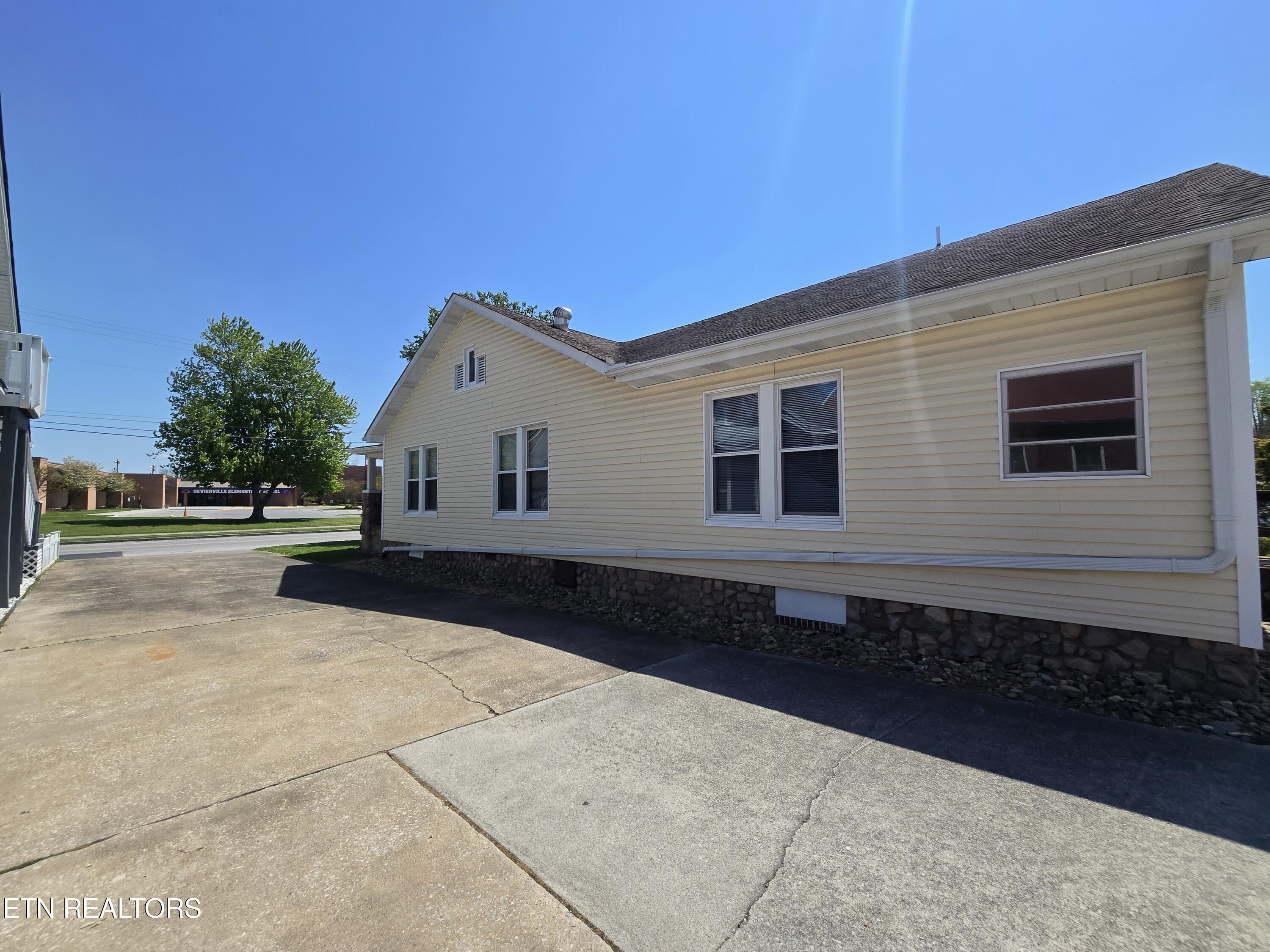 509 High Street Sevierville, TN 37862 - Photo 5 of 46 side of home