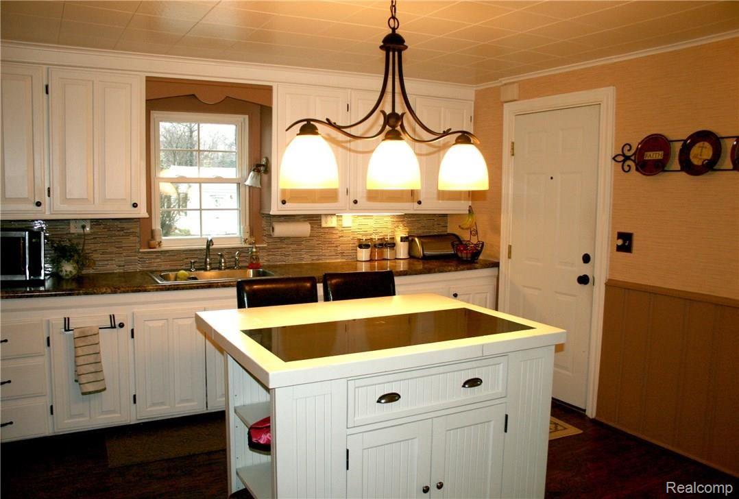509 Carleton Rockwood Road Carleton, MI 48117 - Photo 9 of 19 509 Carleton Kitchen.jpg