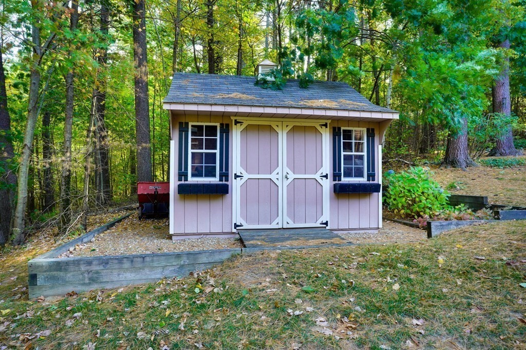 239 Vaughn Hill Road Bolton, MA 01740 - Photo 31 of 40 Gallery Image 31