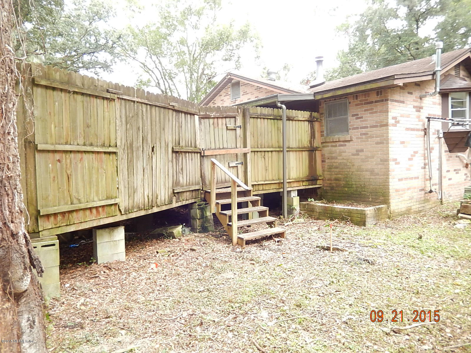 858 Granville Road Jacksonville, FL 32205 - Photo 23 of 24 a view of a house with a outdoor space
