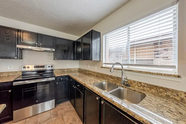 $310,000 | 2454 Meadowgate Lane, Lancaster, TX 75134