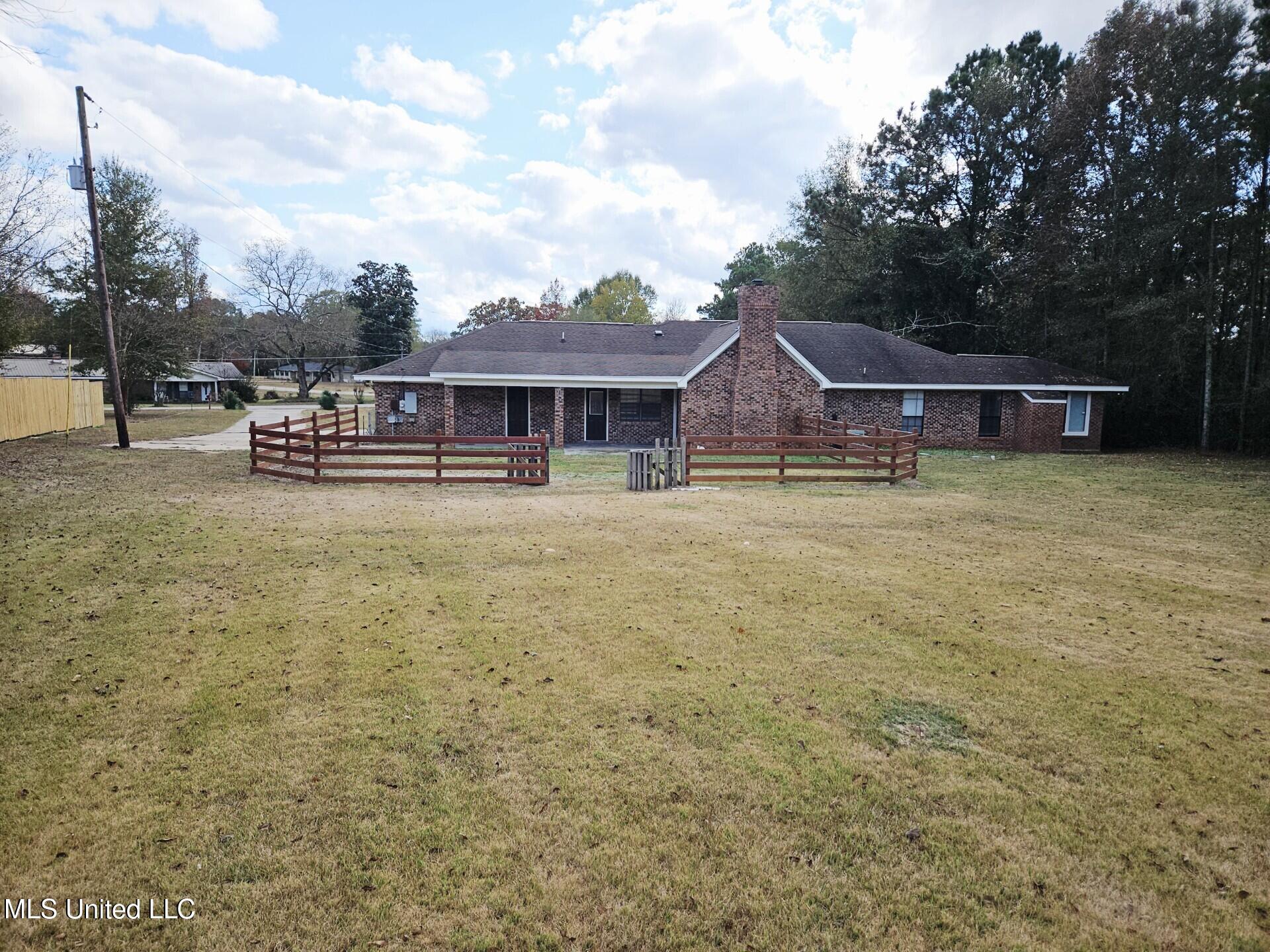 1064 Lake Shore Road Hattiesburg, MS 39401 - Photo 3 of 21 Attachment2