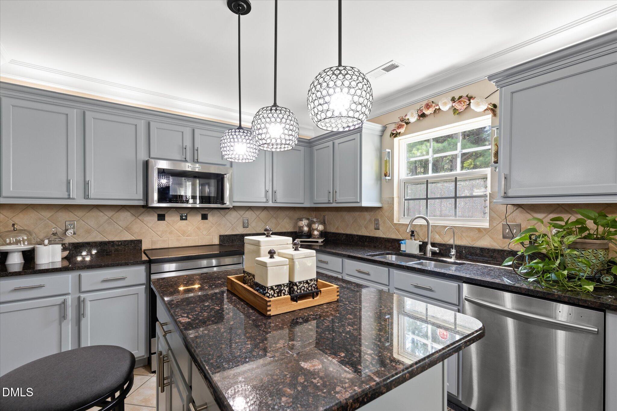5304 Seaspray Lane Raleigh, NC 27610 - Photo 16 of 45 KITCHEN
