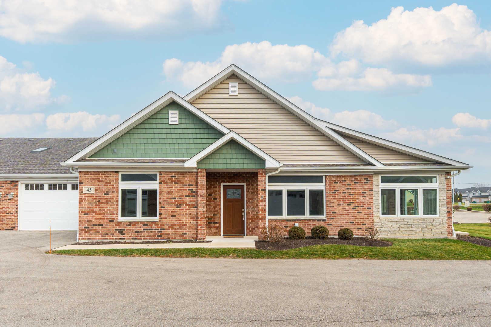 45 Briden Lane, Unit 45 Sycamore, IL 60178 - Photo 1 of 56