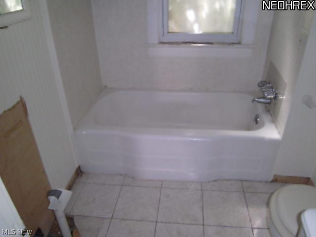 1608 Winchester Road Cleveland, OH 44124 - Photo 6 of 15 Gallery Image 6
